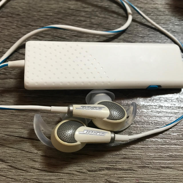 BOSE(ボーズ)のQuiet Comfort 20 QC20 Bose クワイエットコンフォート スマホ/家電/カメラのオーディオ機器(ヘッドフォン/イヤフォン)の商品写真