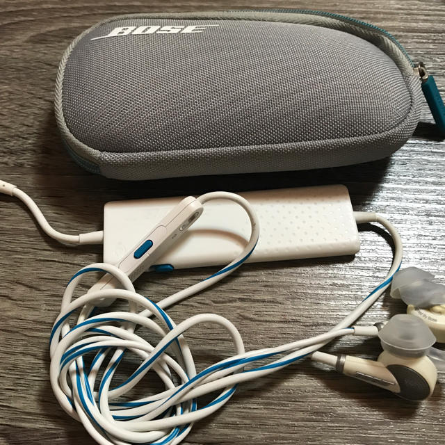 BOSE(ボーズ)のQuiet Comfort 20 QC20 Bose クワイエットコンフォート スマホ/家電/カメラのオーディオ機器(ヘッドフォン/イヤフォン)の商品写真