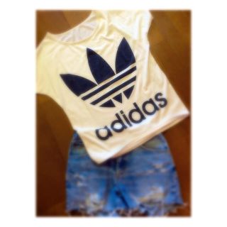 アディダス(adidas)のadidasのTシャツ(Tシャツ(半袖/袖なし))