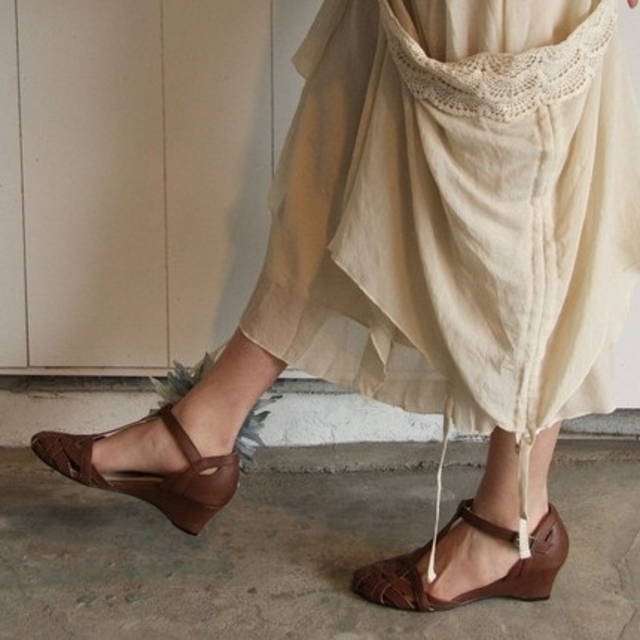 オシャレウォーカー  Tストラップ ウエッジソールメッシュサンダル レディースの靴/シューズ(サンダル)の商品写真
