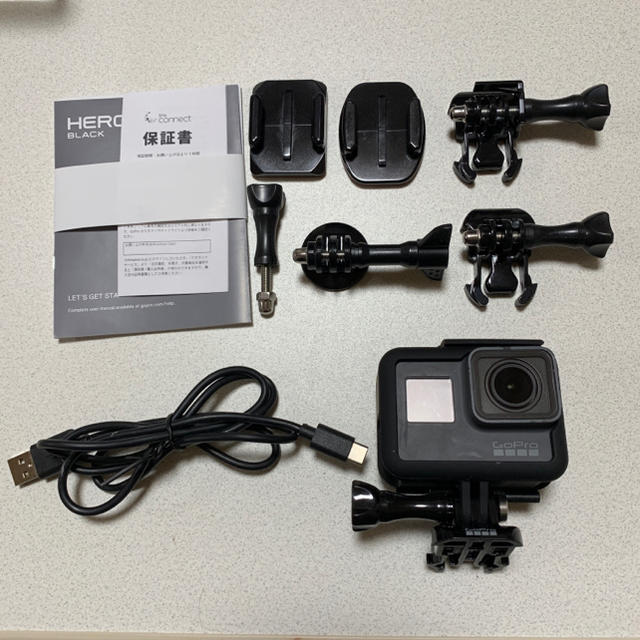 GoPro(ゴープロ)の【美品】GoPro hero5 black マウント・SD1式set【送料込】 スマホ/家電/カメラのカメラ(ビデオカメラ)の商品写真