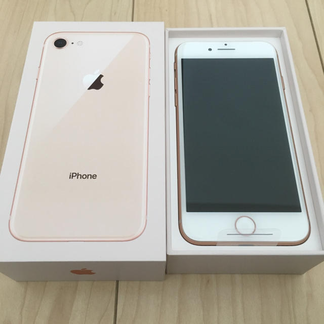 値下げ【美品】iPhone8 White au SIMフリー　64GB