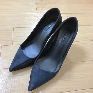 ザラ(ZARA)のZARA BASIC ヒールパンプス 24.5センチ(ハイヒール/パンプス)