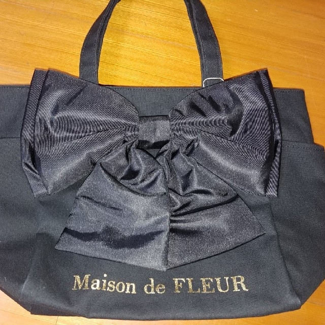 Maison de FLEUR ビックリボントートM