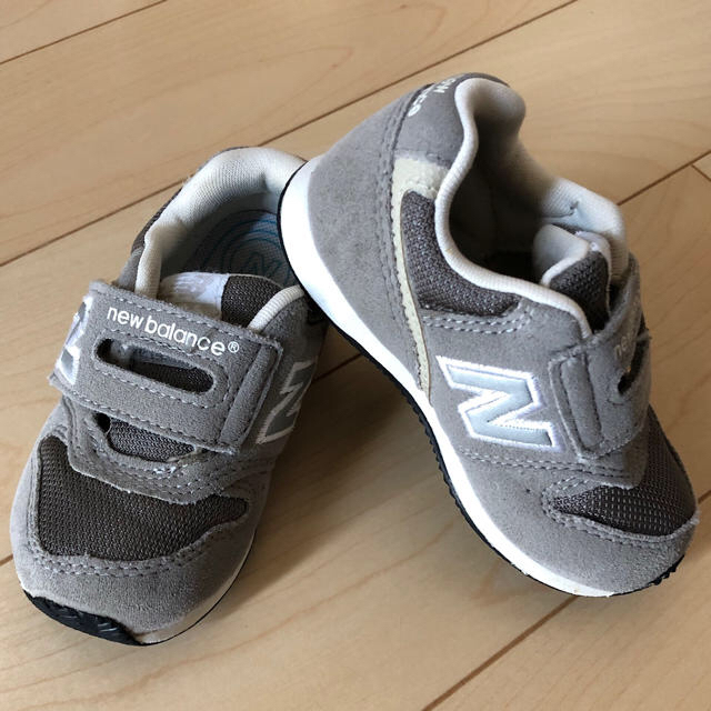 New Balance(ニューバランス)のニューバランス996 グレー13.5センチ キッズ/ベビー/マタニティのベビー靴/シューズ(~14cm)(スニーカー)の商品写真