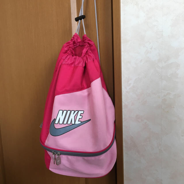 NIKE(ナイキ)のNike  女の子  プールバッグ・スイミングバッグ スポーツ/アウトドアのスポーツ/アウトドア その他(マリン/スイミング)の商品写真