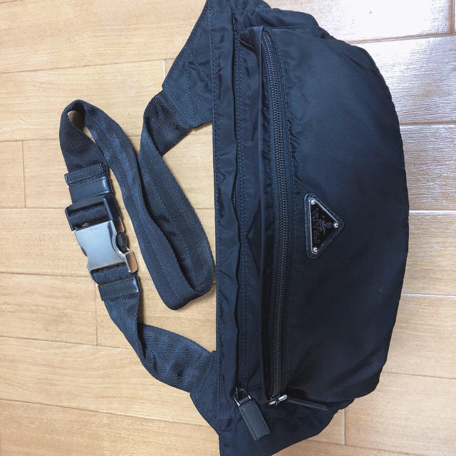 PRADA(プラダ)のPRADA ウエストバック メンズのバッグ(ウエストポーチ)の商品写真