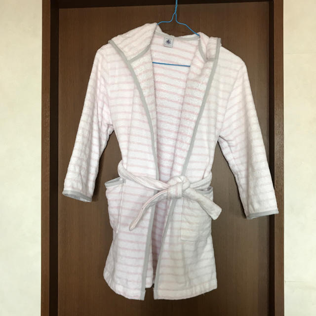 PETIT BATEAU(プチバトー)のプチバトーバスローブ キッズ/ベビー/マタニティのキッズ/ベビー/マタニティ その他(その他)の商品写真