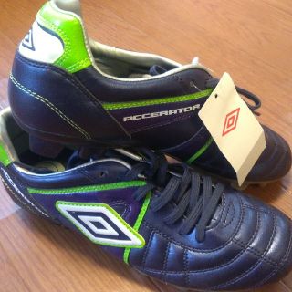 アンブロ(UMBRO)のサッカースパイクシューズ　umbro アクセレイター　24cm(シューズ)