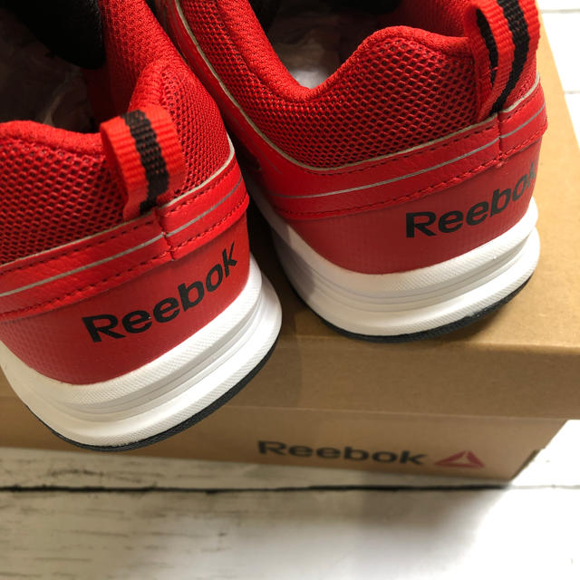 Reebok(リーボック)のReebok   キッズ   21センチ キッズ/ベビー/マタニティのキッズ靴/シューズ(15cm~)(スニーカー)の商品写真