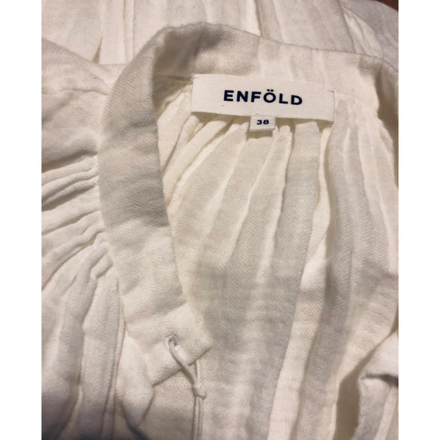 ENFOLD(エンフォルド)の専用 新品未使用 クルーズライン ENFOLD ガウン 白38 レディースのトップス(シャツ/ブラウス(長袖/七分))の商品写真