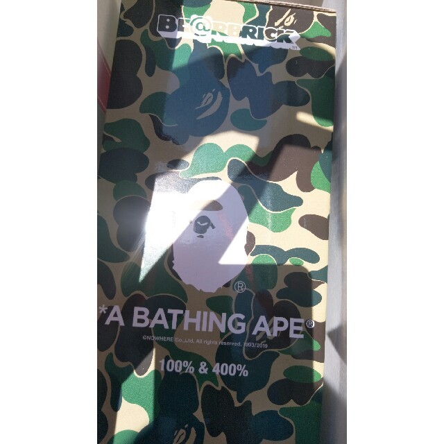 A BATHING APE(アベイシングエイプ)のBE@RBRICK BAPE × M ninagawa 100％ & 400％ エンタメ/ホビーのフィギュア(その他)の商品写真