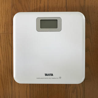 タニタ(TANITA)のタニタ 体重計 デジタル ホワイト HD-661 WH 乗るだけで電源オン(体重計)