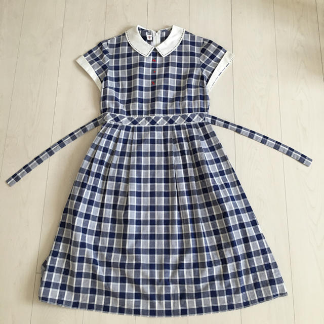 familiar(ファミリア)の未使用 ファミリアワンピース 150センチ  キッズ/ベビー/マタニティのキッズ服女の子用(90cm~)(ワンピース)の商品写真