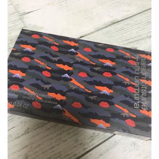 シュウウエムラ(shu uemura)の☆新品未使用☆Shu uemura メゾンキツネ カモアイシャドー アイシャドウ(アイシャドウ)