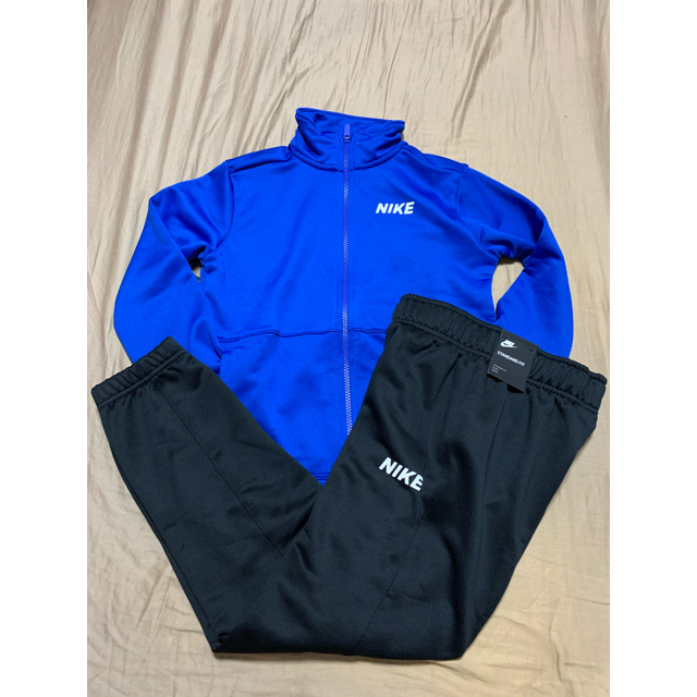 NIKE(ナイキ)の[新品] ナイキ キッズ ジャージ セットアップ キッズ/ベビー/マタニティのキッズ服男の子用(90cm~)(ジャケット/上着)の商品写真