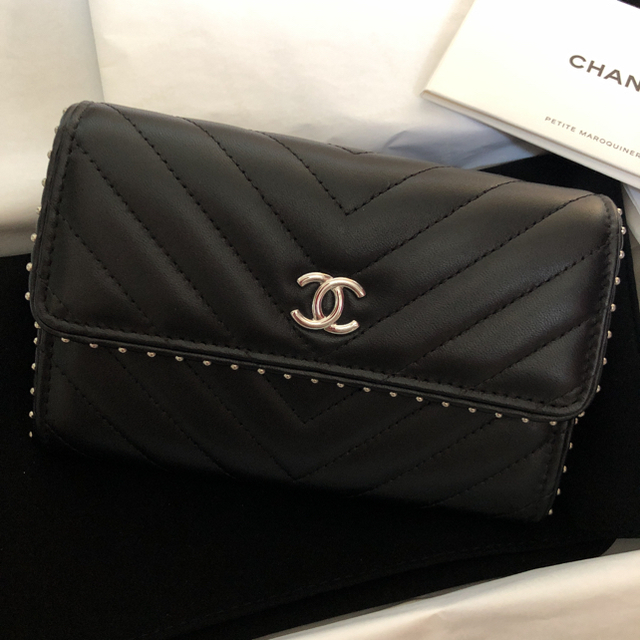 Silver素材専用☆CHANEL シェブロン  スタッズ ブラック 財布