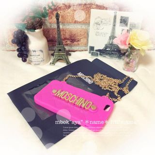 モスキーノ(MOSCHINO)のチェーン付き🎀iPhoneケースカバー(モバイルケース/カバー)