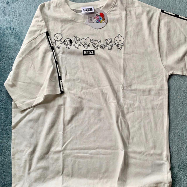 Avail(アベイル)のBTS×アベイル☆コラボTシャツ Lサイズ☆未使用 レディースのトップス(Tシャツ(半袖/袖なし))の商品写真