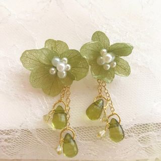 紫陽花のピアス グリーン(ピアス)