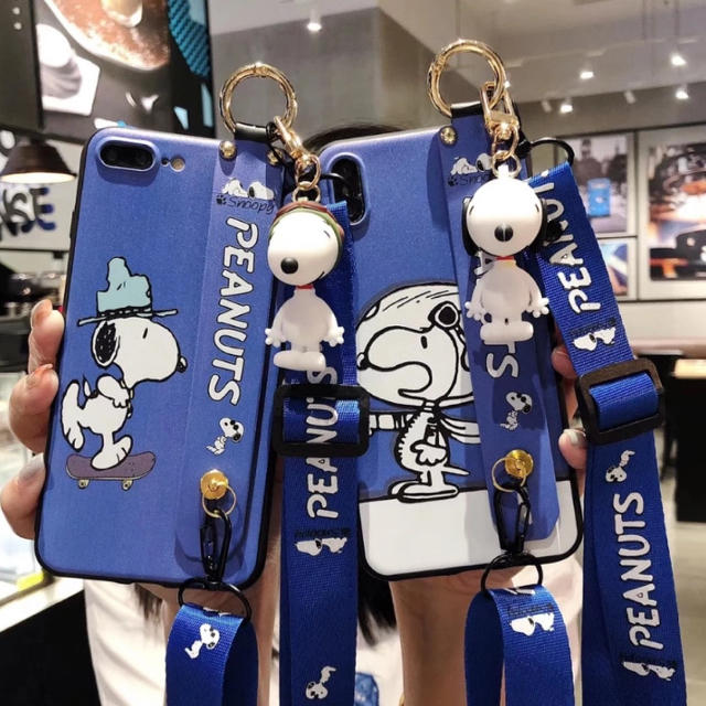 SNOOPY - iPhoneケース✨ストラップ付き✨SNOOPYの通販 by kinaphone｜スヌーピーならラクマ