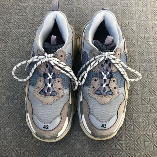 バレンシアガ(Balenciaga)の20日までけんぞう様専用 BALENCIAGA tripleS グレー 42(スニーカー)