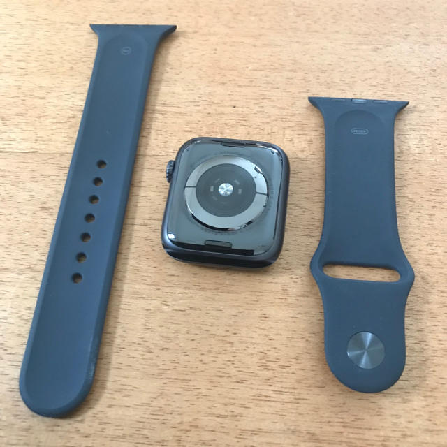 Apple Watch(アップルウォッチ)の美品AppleWatchSeries4 GPS+セルラー グレイブラック44mm スマホ/家電/カメラのスマホアクセサリー(その他)の商品写真