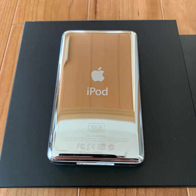 Apple(アップル)の【ジャンク品】iPod ホワイト スマホ/家電/カメラのオーディオ機器(ポータブルプレーヤー)の商品写真