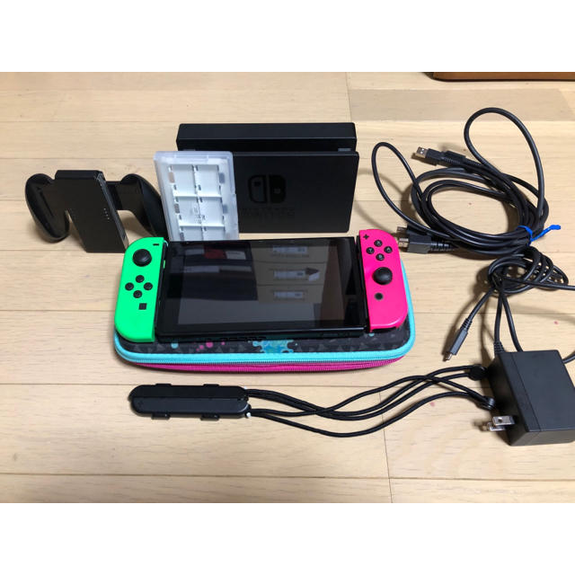 Nintendo Switch 任天堂 スイッチ 本体と付属品