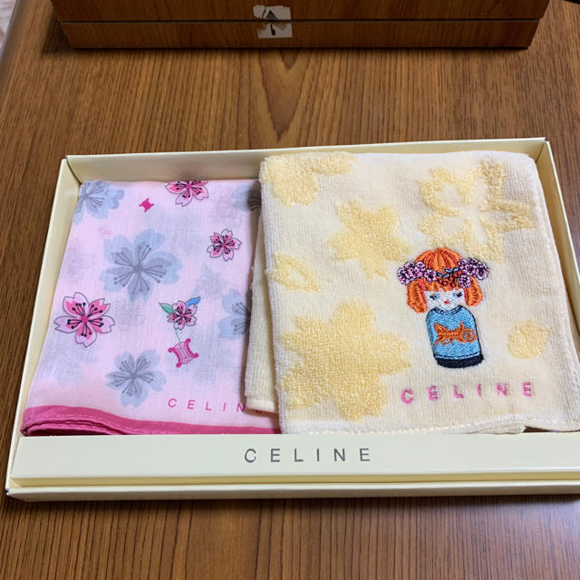 celine(セリーヌ)のセリーヌタオルハンカチと大判ハンカチセット レディースのファッション小物(ハンカチ)の商品写真