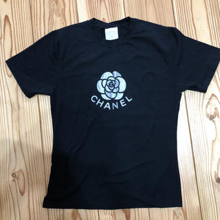 シャネル(CHANEL)のCHANEL カメリアロゴT ブラック(Tシャツ(半袖/袖なし))