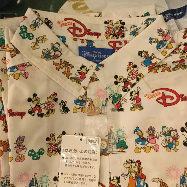 Disney(ディズニー)の完売☆チームディズニーシャツL レディースのトップス(シャツ/ブラウス(長袖/七分))の商品写真