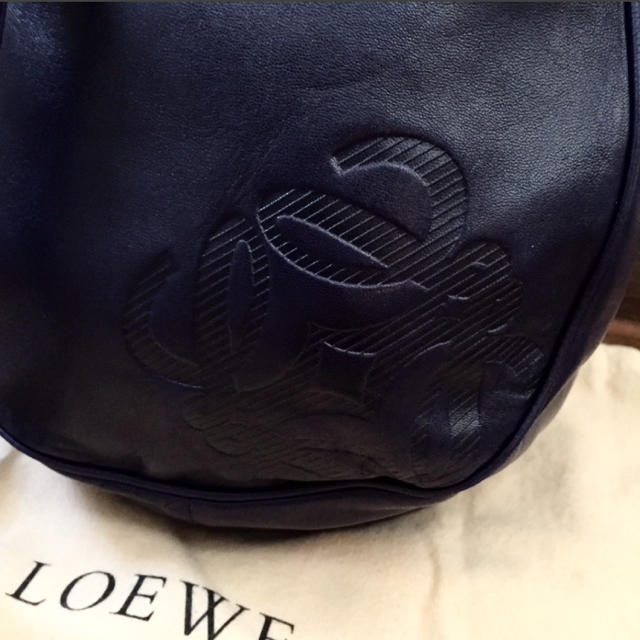 LOEWE(ロエベ)の【にゃんこスター様専用】正規品 ロエベ 高級ナッパレザー ショルダーバッグ レディースのバッグ(ショルダーバッグ)の商品写真