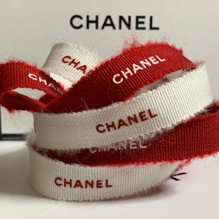 シャネル(CHANEL)の2018年ホリデーリボン！CHANEL レッド＆ホワイト 2m(ラッピング/包装)