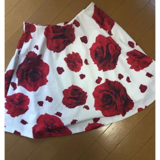 ダチュラ(DaTuRa)の🌹DaTuRa薔薇柄ミニスカート🌹美品✩ウエストゴムフレアスカート(ミニスカート)