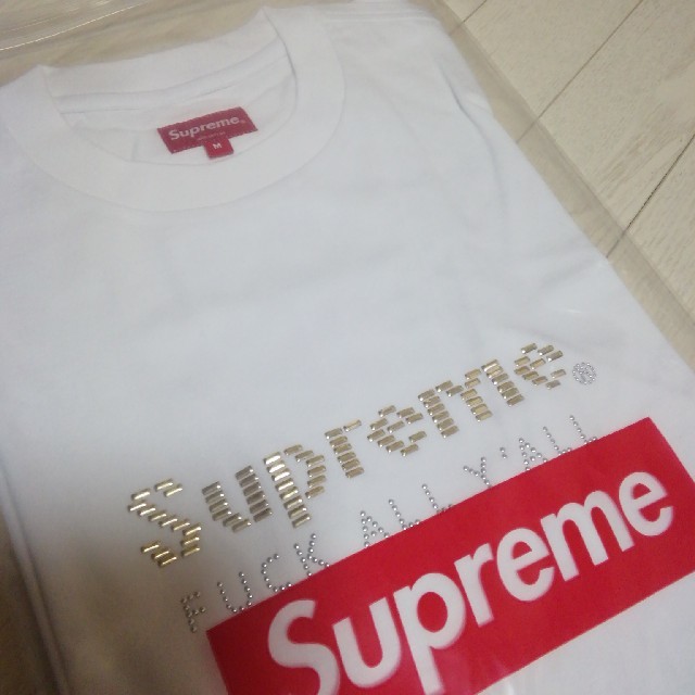 Gold Bars Tee

Supreme