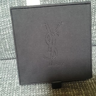 イヴサンローランボーテ(Yves Saint Laurent Beaute)のイヴサンローラン ボックス(小物入れ)