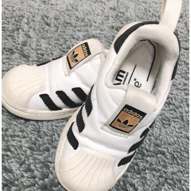 adidas(アディダス)のadidas スーパースター スリッポン キッズ/ベビー/マタニティのキッズ靴/シューズ(15cm~)(スニーカー)の商品写真