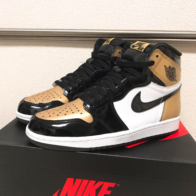 NIKE(ナイキ)のNIKE AIR JORDAN 1 GOLD TOE 26cm メンズの靴/シューズ(スニーカー)の商品写真