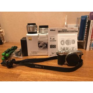 ニコン(Nikon)のNikon 1 j5 ダブルレンズキット(ミラーレス一眼)