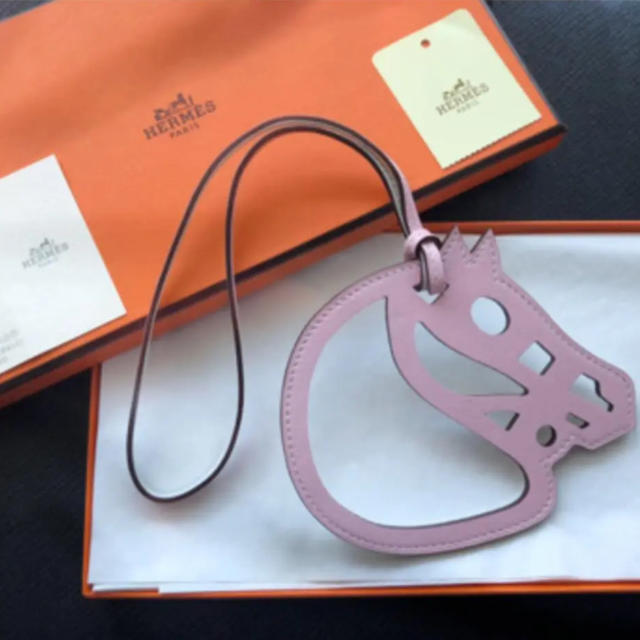 HERMES パドックシュヴァル　チャーム ピンク レア ローズサクラ