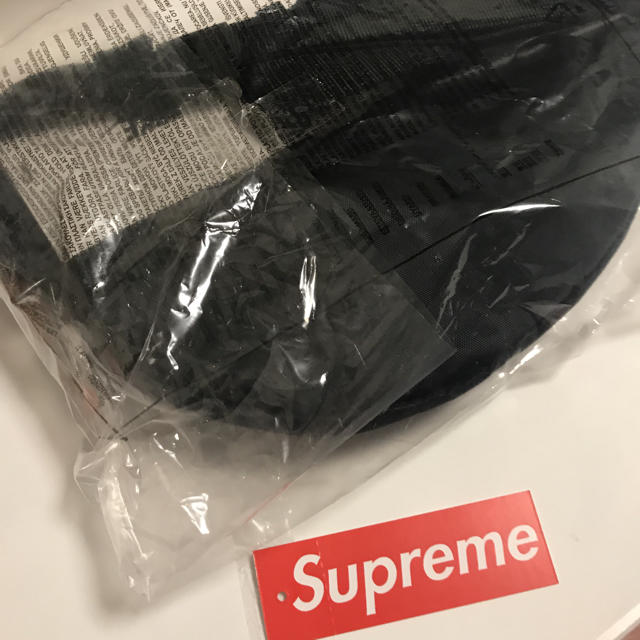 SUPREME NIKE シルバー  Shoulder Bag