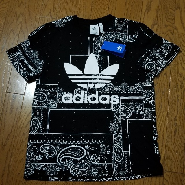 adidas(アディダス)のadidas BANDANA Tシャツ 新品、タグ付き メンズのトップス(Tシャツ/カットソー(半袖/袖なし))の商品写真