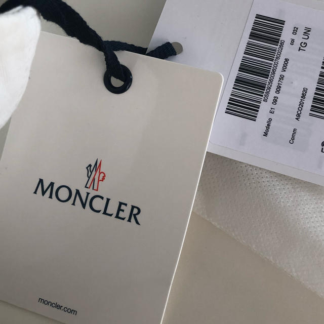 MONCLER(モンクレール)のMONCLER ロゴキャップ ホワイト レディースの帽子(キャップ)の商品写真