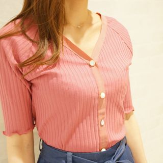 プロポーションボディドレッシング(PROPORTION BODY DRESSING)の値下げ！！美品☆スカラップジュエルテレコボタンカットソー♡ラズベリー(カットソー(半袖/袖なし))