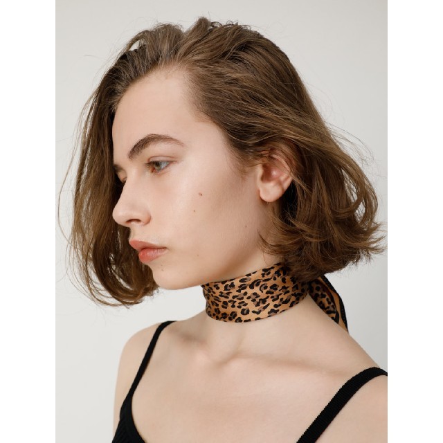 moussy(マウジー)のSILK LEOPARDスカーフ(ニューバージョン)  値札タグ付き正規品です。 レディースのファッション小物(バンダナ/スカーフ)の商品写真