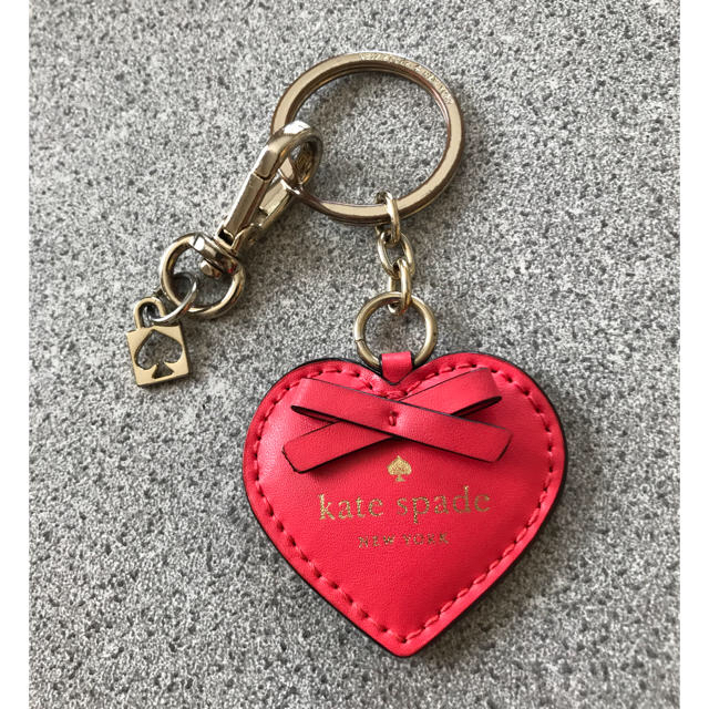 kate spade new york(ケイトスペードニューヨーク)のKate Spade heart shaped keychain レディースのファッション小物(キーホルダー)の商品写真