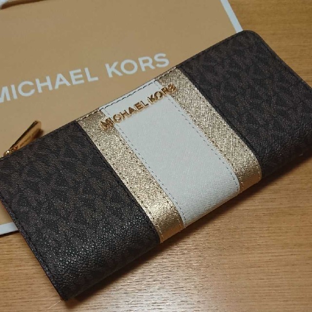 Michael Kors(マイケルコース)の⭐新品⭐ MICHAEL KORS マイケルコース 長財布 ⭐ ブラウン ⭐ レディースのファッション小物(財布)の商品写真