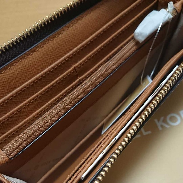 Michael Kors(マイケルコース)の⭐新品⭐ MICHAEL KORS マイケルコース 長財布 ⭐ ブラウン ⭐ レディースのファッション小物(財布)の商品写真