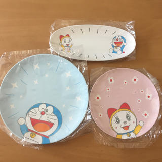 【新品】ドラえもん＆ドラミちゃんプレート皿３枚セット(食器)